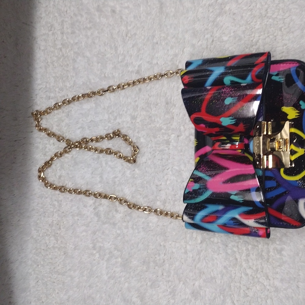 Betsey Johnson Graffiti Hearts Small Bow Flap Crossbody Purse - Picture 13 of 16